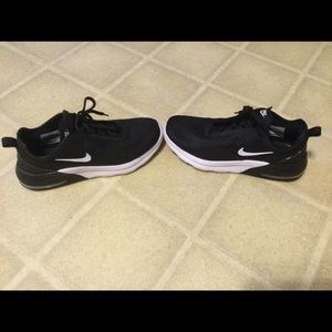 Nike Air Max Motion 2